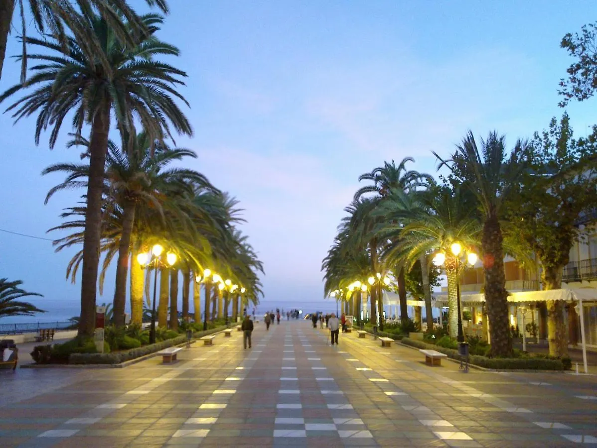 Edf Almijara - Sleeps 4 Apartment Nerja